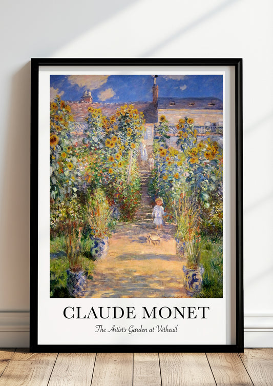 The Artist's Garden at Vétheuil von Claude Monet als Poster, in schwarzem Rahmen, stehend auf dem Boden, angelehnt an einer Wand
