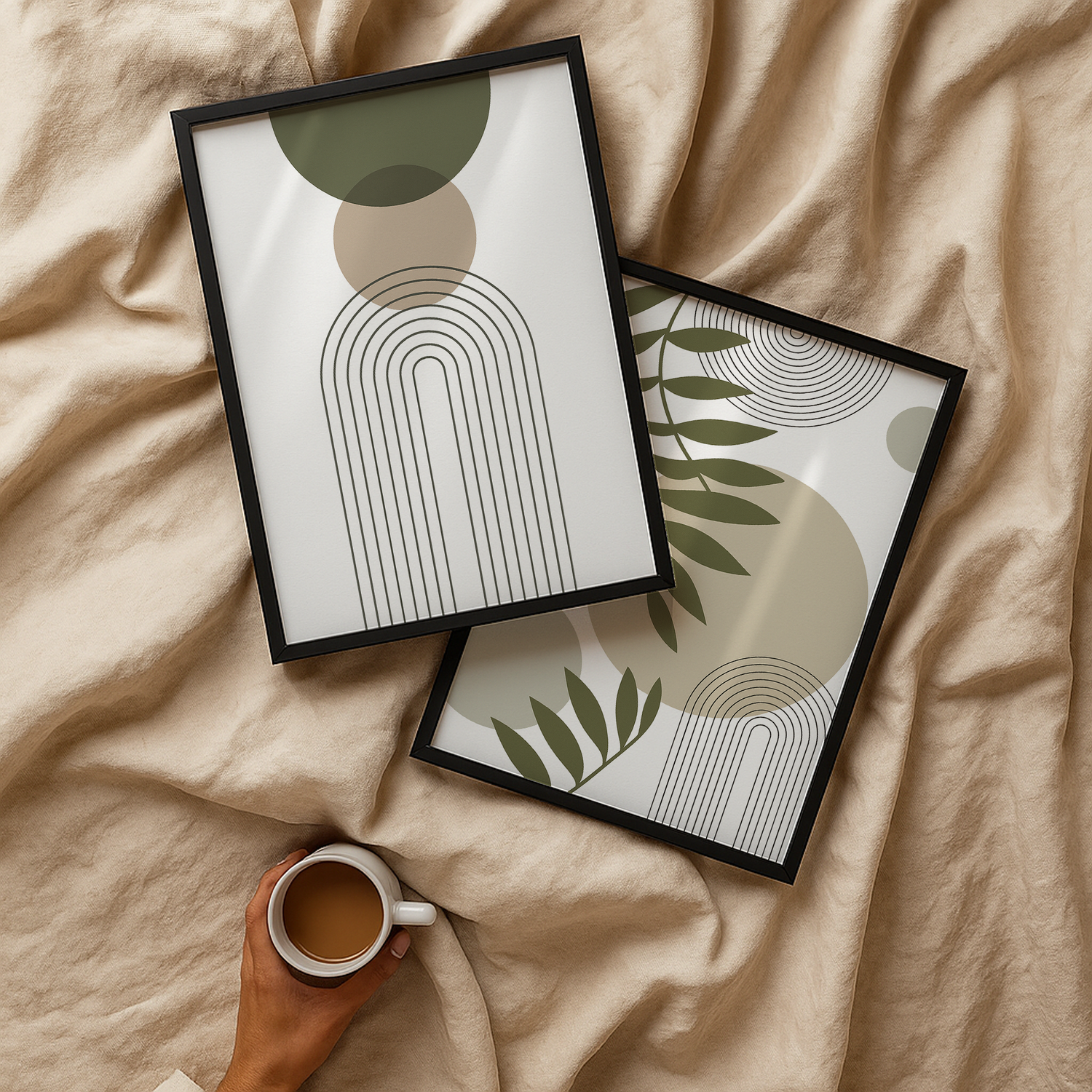 boho poster set in schwarzem rahmen mit grün beigen formen