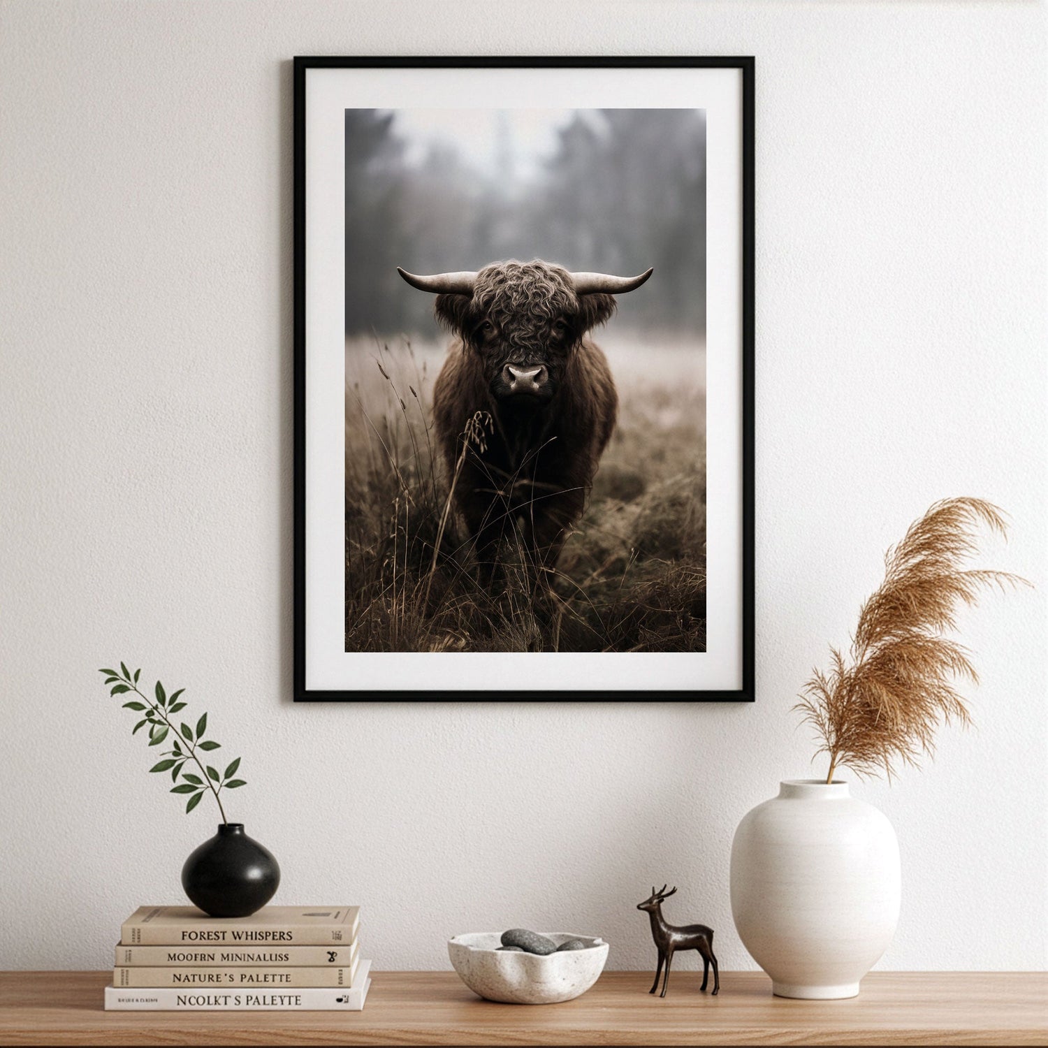 modernes interior design mit tier fotografie poster in schwarzem holzrahmen