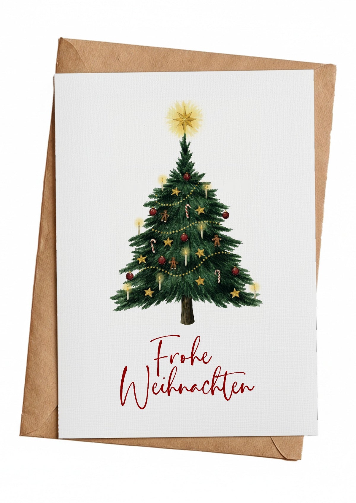 Weihnachtskarte Frohe Weihnachten mit geschmücktem Tannenbaum auf Kraftpapier-Umschlag