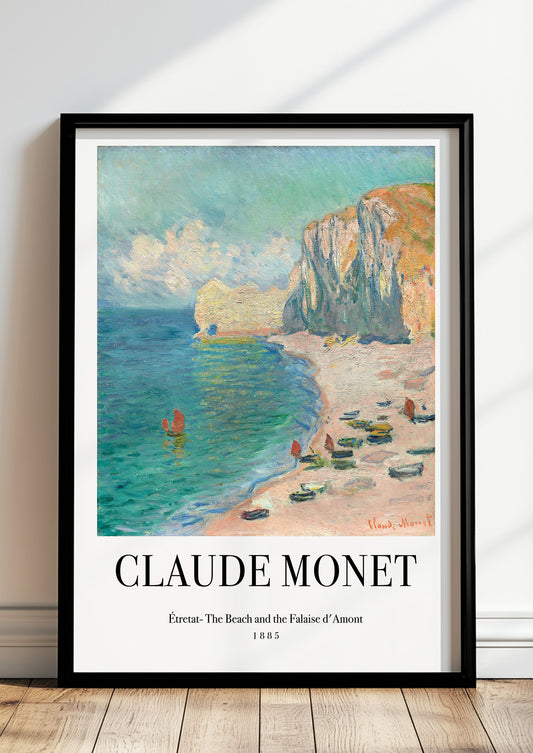 Étretat: The Beach and the Falaise d'Amont von Claude Monet als Poster, in schwarzem Rahmen, stehend auf dem Boden, angelehnt an einer Wand