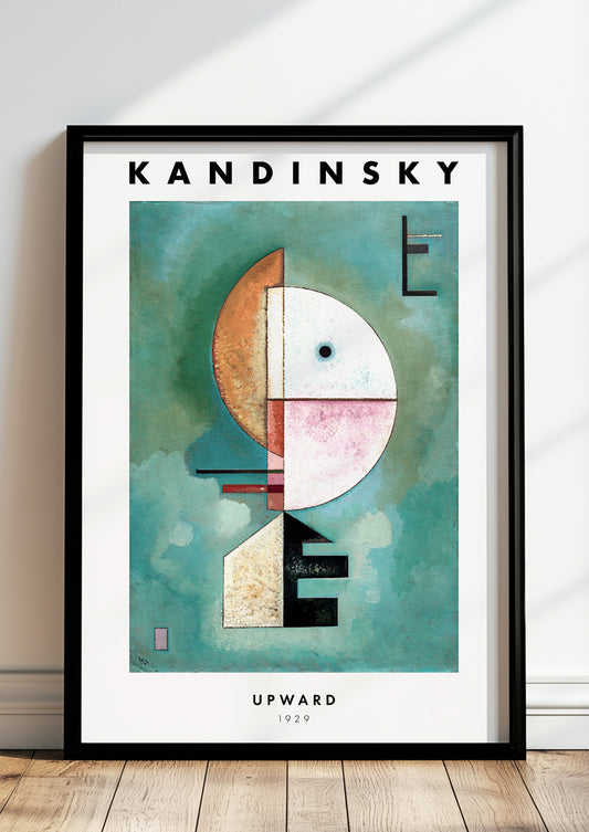 Upward von Wassily Kandinsky als Poster, in schwarzem Rahmen, stehend auf dem Boden, angelehnt an einer Wand
