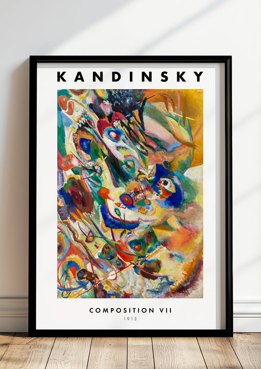 Composition VII von Wassily Kandinsky als Poster, in schwarzem Rahmen, stehend auf dem Boden, angelehnt an einer Wand