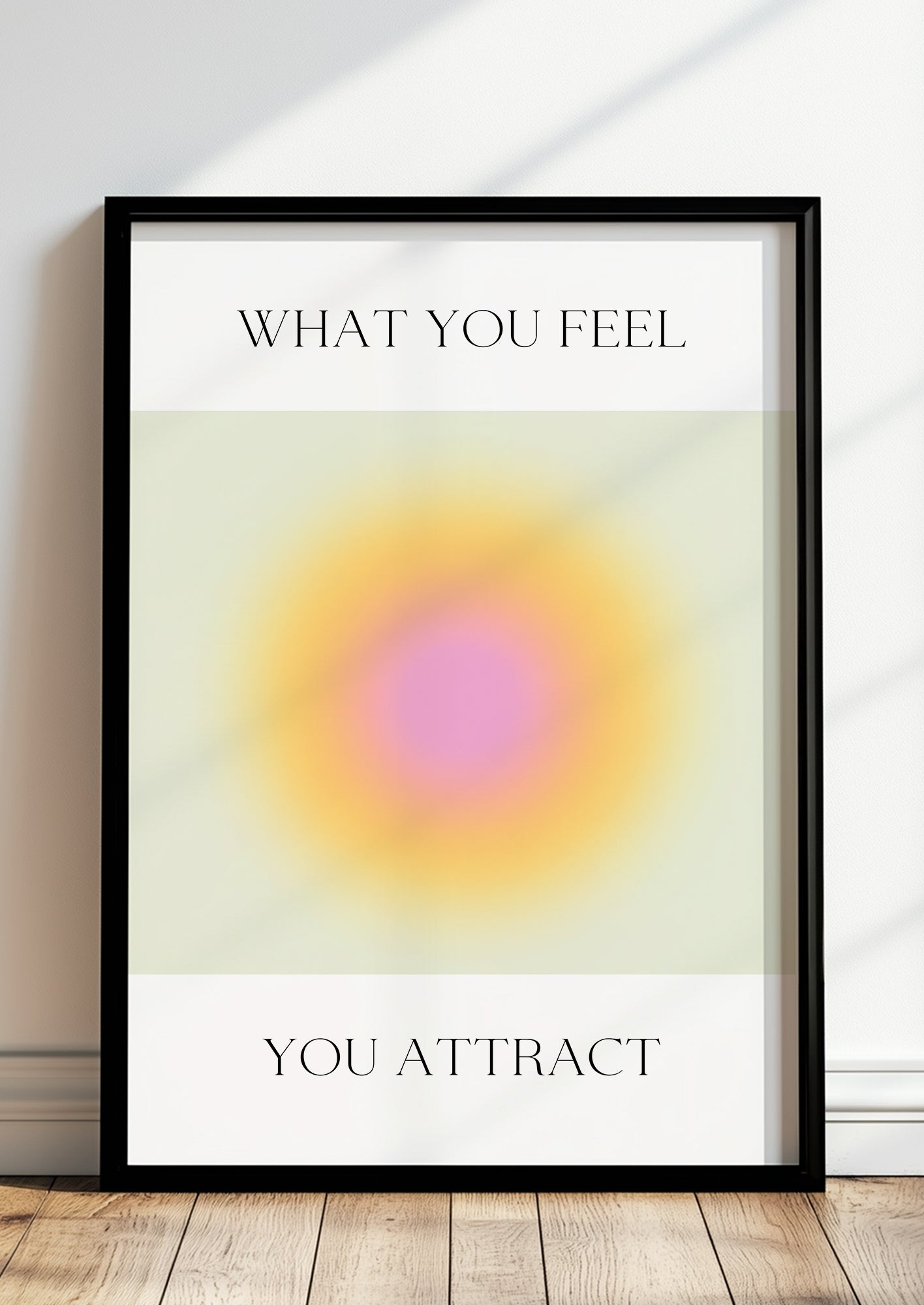 Farbverlauf-Poster in warmen Pastelltönen mit spiritueller Botschaft im Rahmen