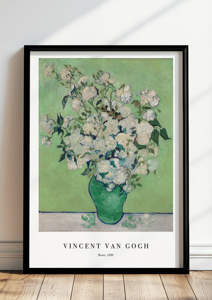 Roses von Vincent van Gogh als Poster, in schwarzem Rahmen, stehend auf dem Boden, angelehnt an einer Wand
