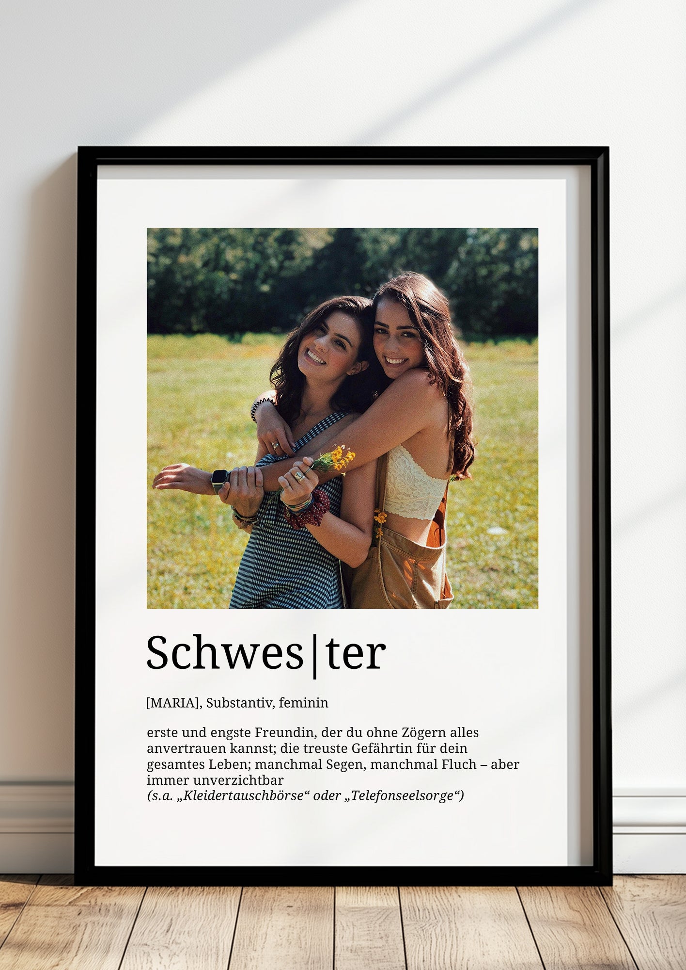 Poster Schwester personalisiert mit Foto, stilvolle Geschenkidee im eleganten Holzrahmen