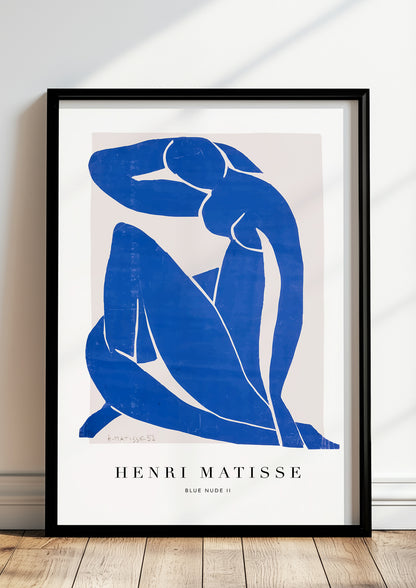 Blue Nude II von Henri Matisse Kunstdruck im schwarzen Rahmen, an Wand gelehnt