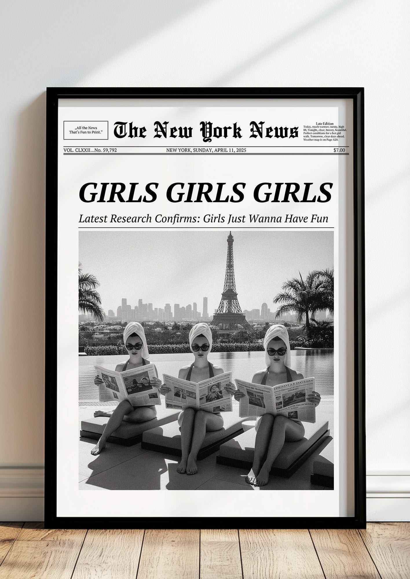 Poster GIRLS GIRLS GIRLS im schwarzen Holzrahmen stehend