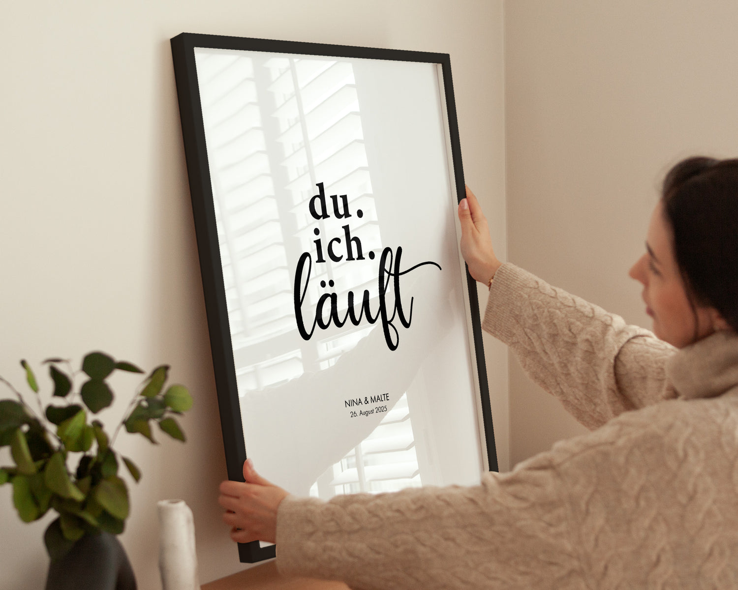 Poster Du. Ich. Läuft an Wand aufgehängt