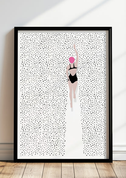 Gerahmtes Poster „Swimming In Dots“ in schwarzem Rahmen, inszeniert in moderner Wohnumgebung.