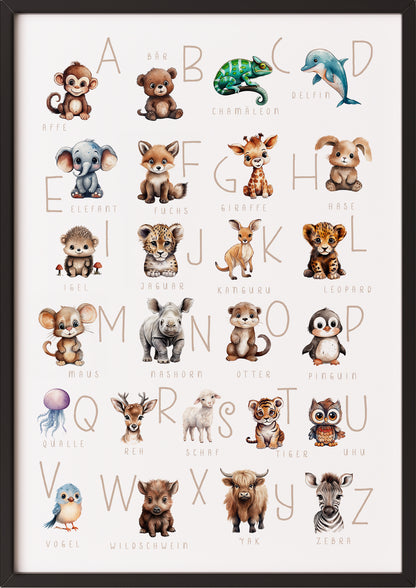 ein schwarzer rahmen bringt die bunten buchstaben und tiere perfekt zur geltung und verleiht dem bild einen modernen akzent
