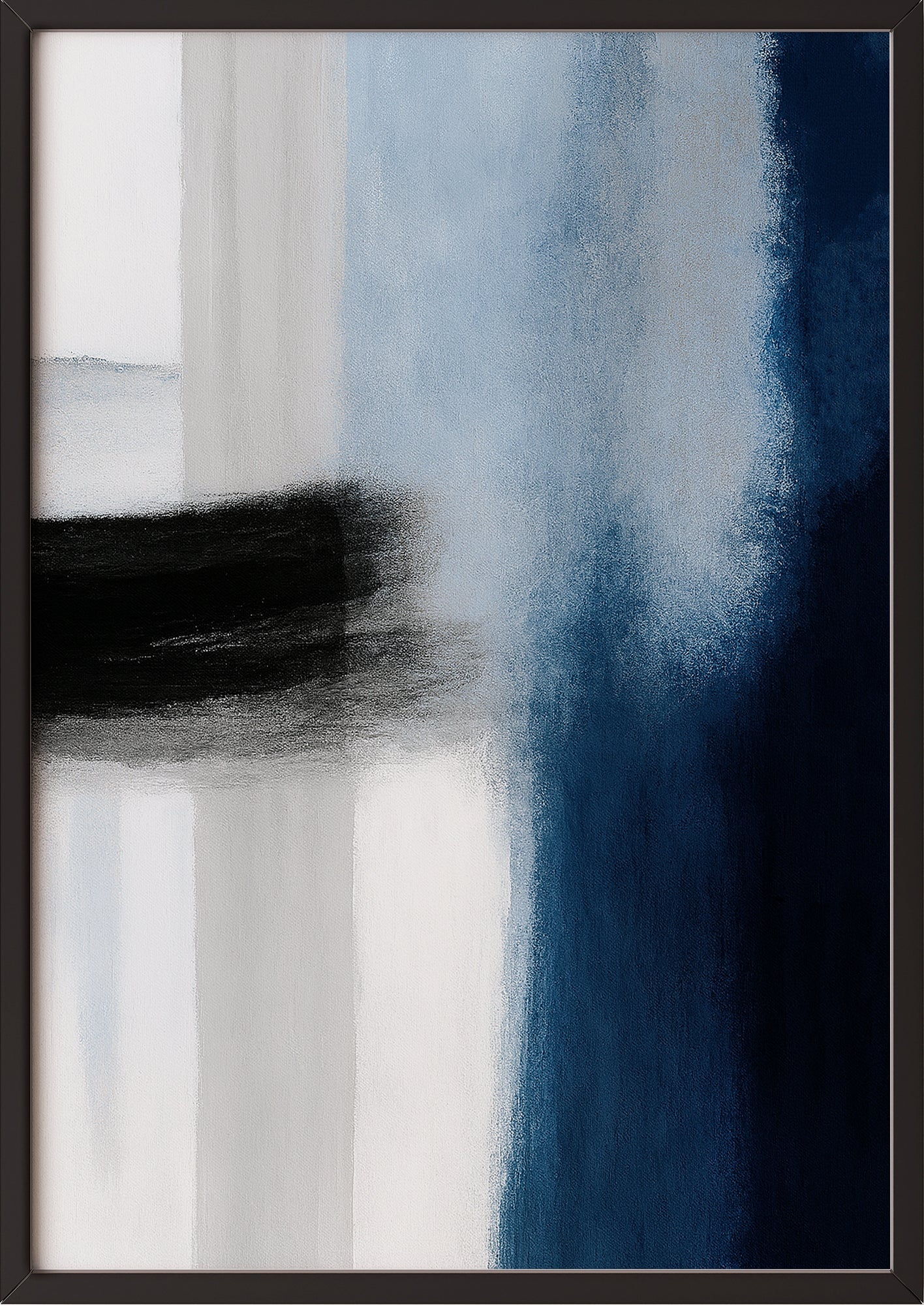 Gerahmter Druck mit dunkler Komposition, an Wand gelehnt