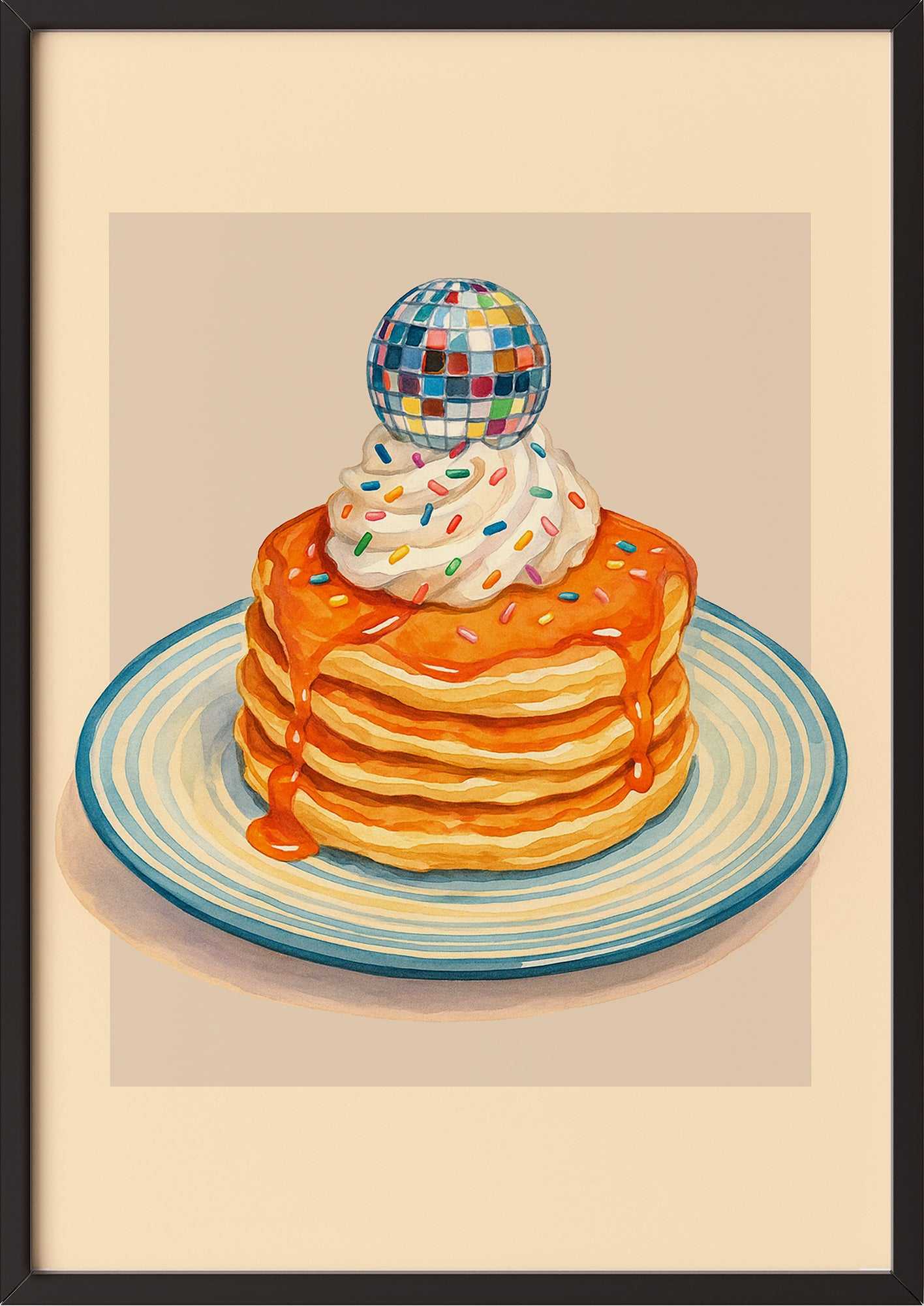 Poster Pancakes & Disco mit schwarzem Rahmen, angelehnt an Wand mit Küchenutensilien