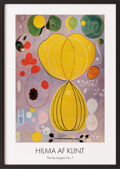 Frau hängt The Ten Largest, Adulthood, No. 7 von Hilma af Klint als Poster in schwarzem Rahmen an die Wand