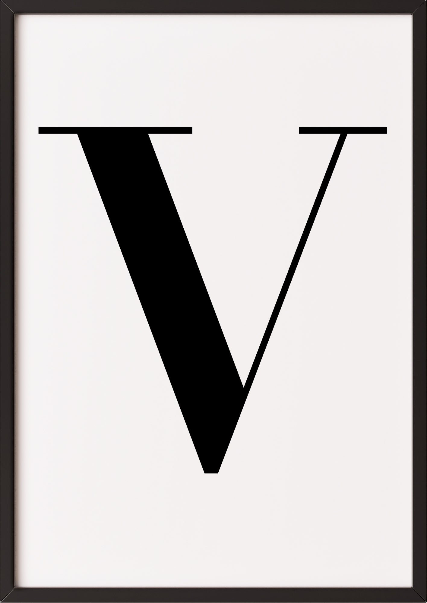 Poster Buchstabe „V“ in schwarzem Holzrahmen