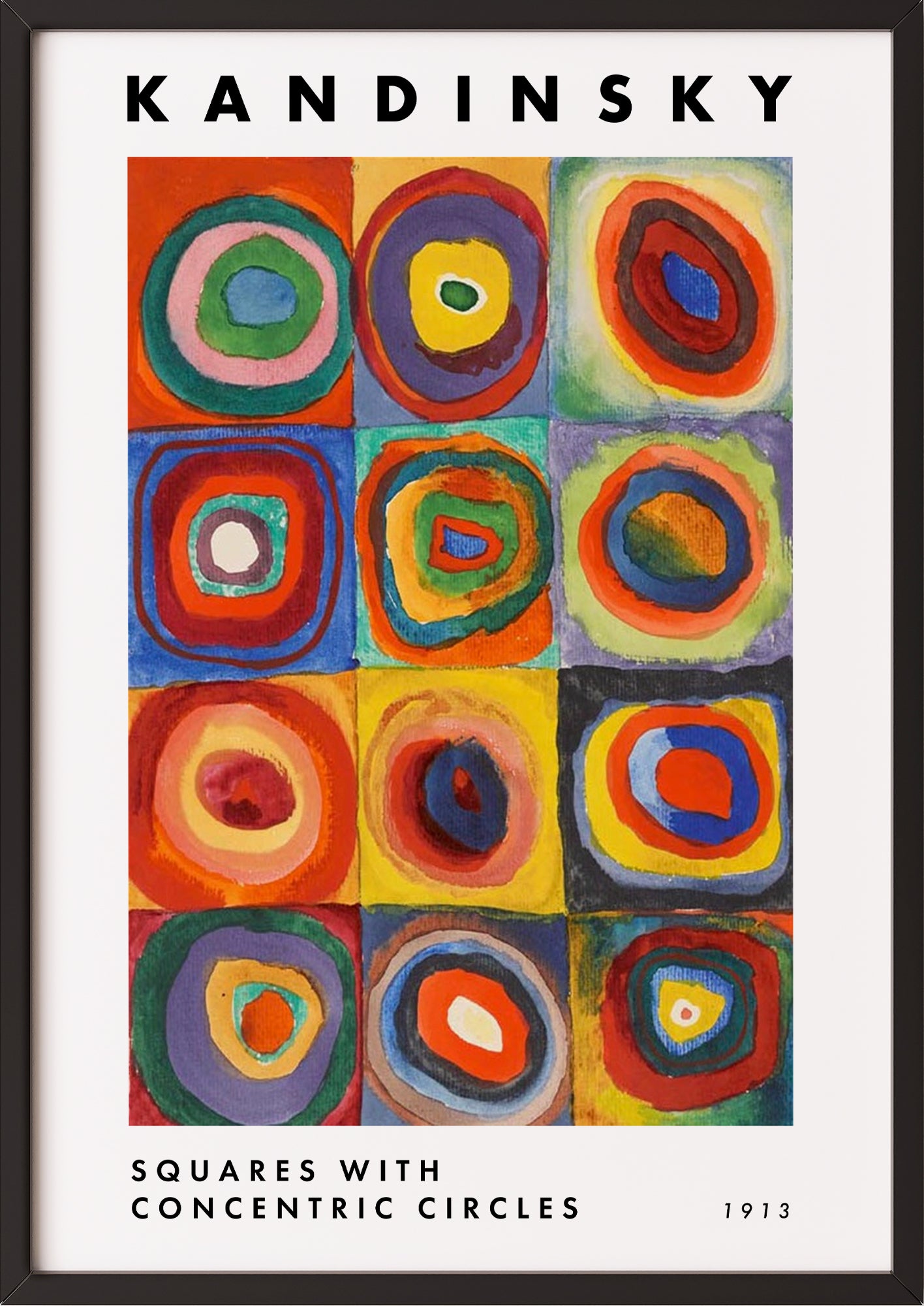 Frau hängt Squares with Concentric Circles von Wassily Kandinsky als Poster in schwarzem Rahmen an die Wand