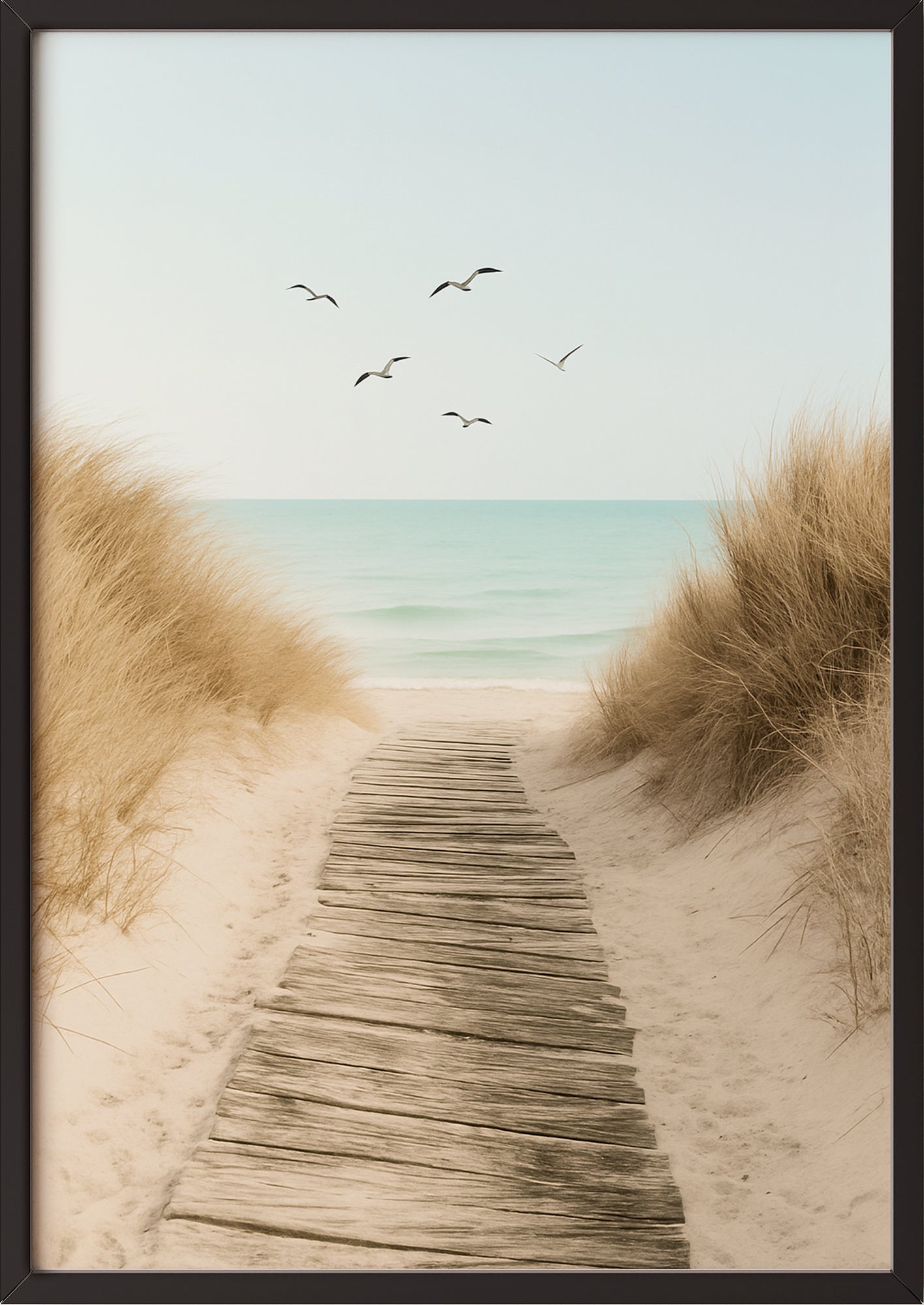 Poster mit maritimer Szene, angelehnt an Wand, schwarzer Rahmen