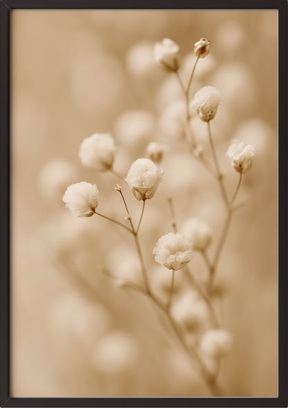 Minimalistische Floralkunst in natürlicher Anmutung