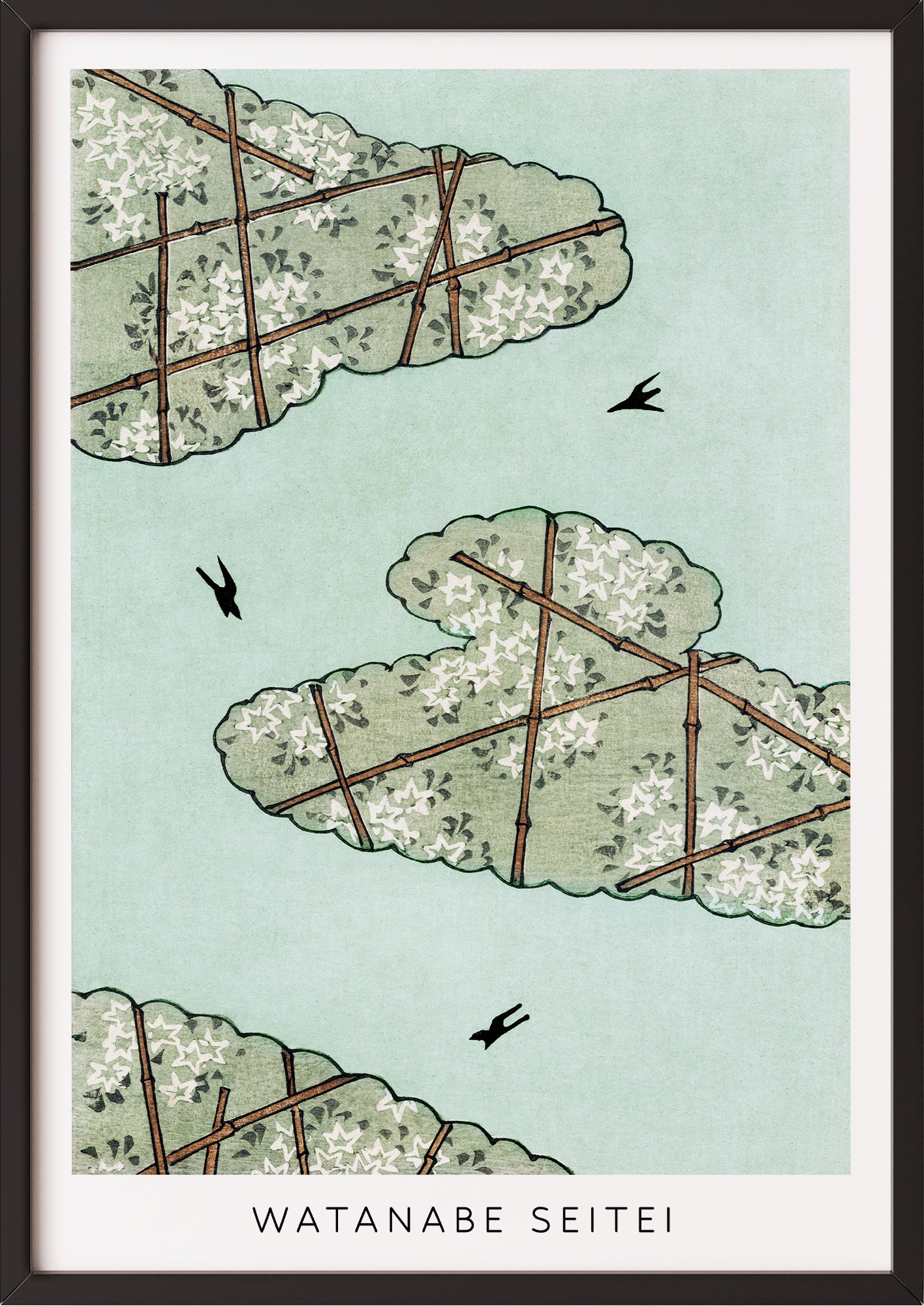 Frau hängt Sky Illustration von Watanabe Seitei als Poster in schwarzem Rahmen an die Wand