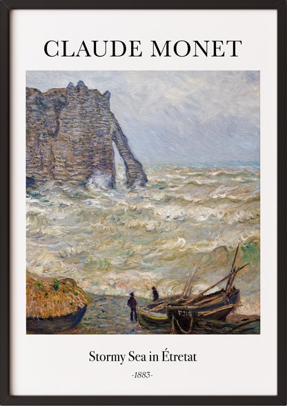 Frau hängt Stormy Sea in Étretat von Claude Monet als Poster in schwarzem Rahmen an die Wand