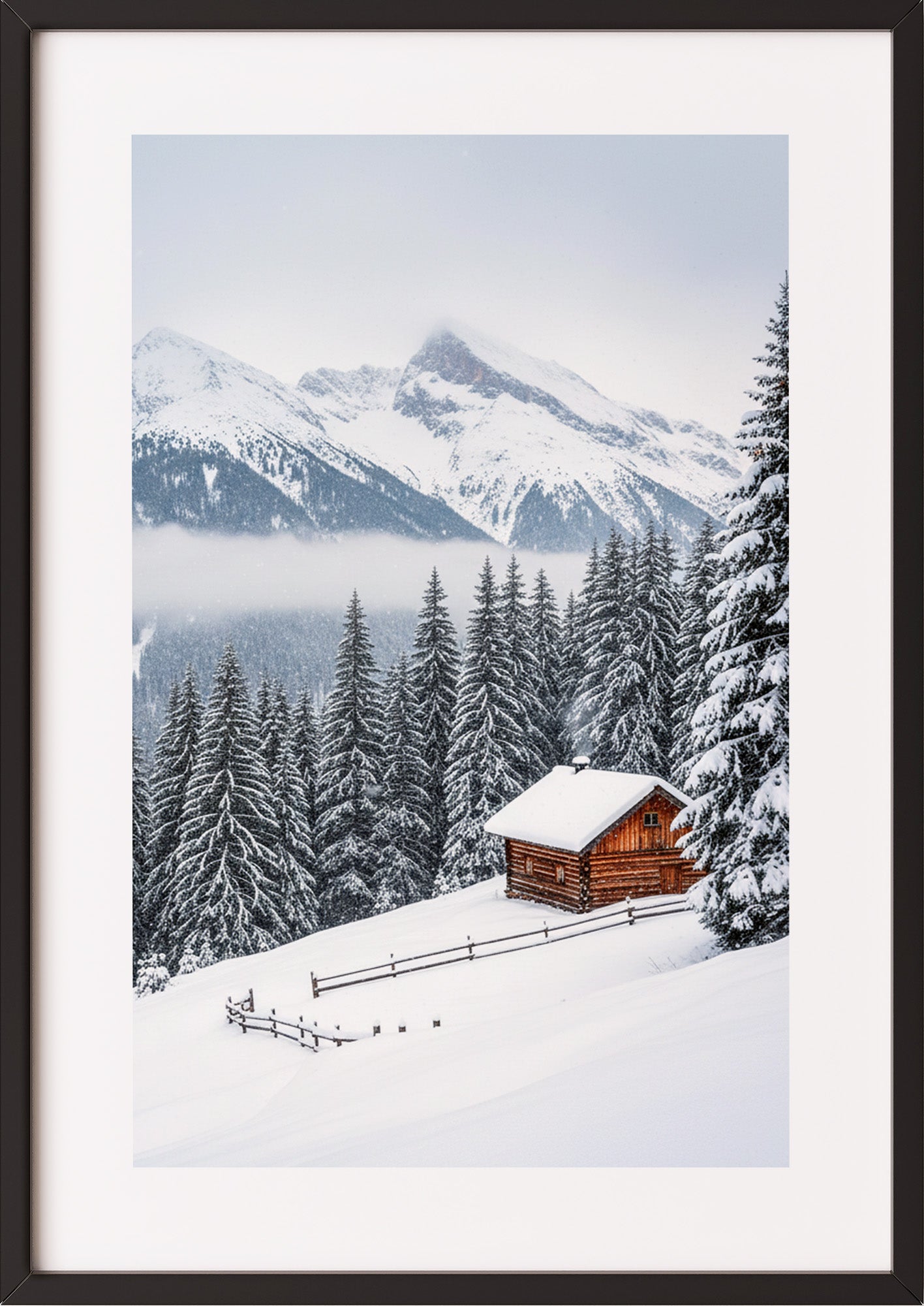 Poster Berghütte im Wald mit Schnee bedeckt im schwarzen Rahmen