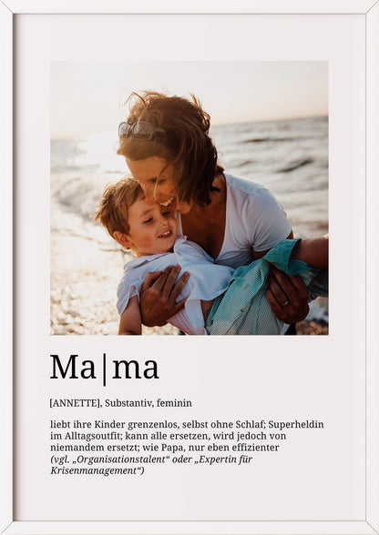 Mama im weißen Holzrahmen