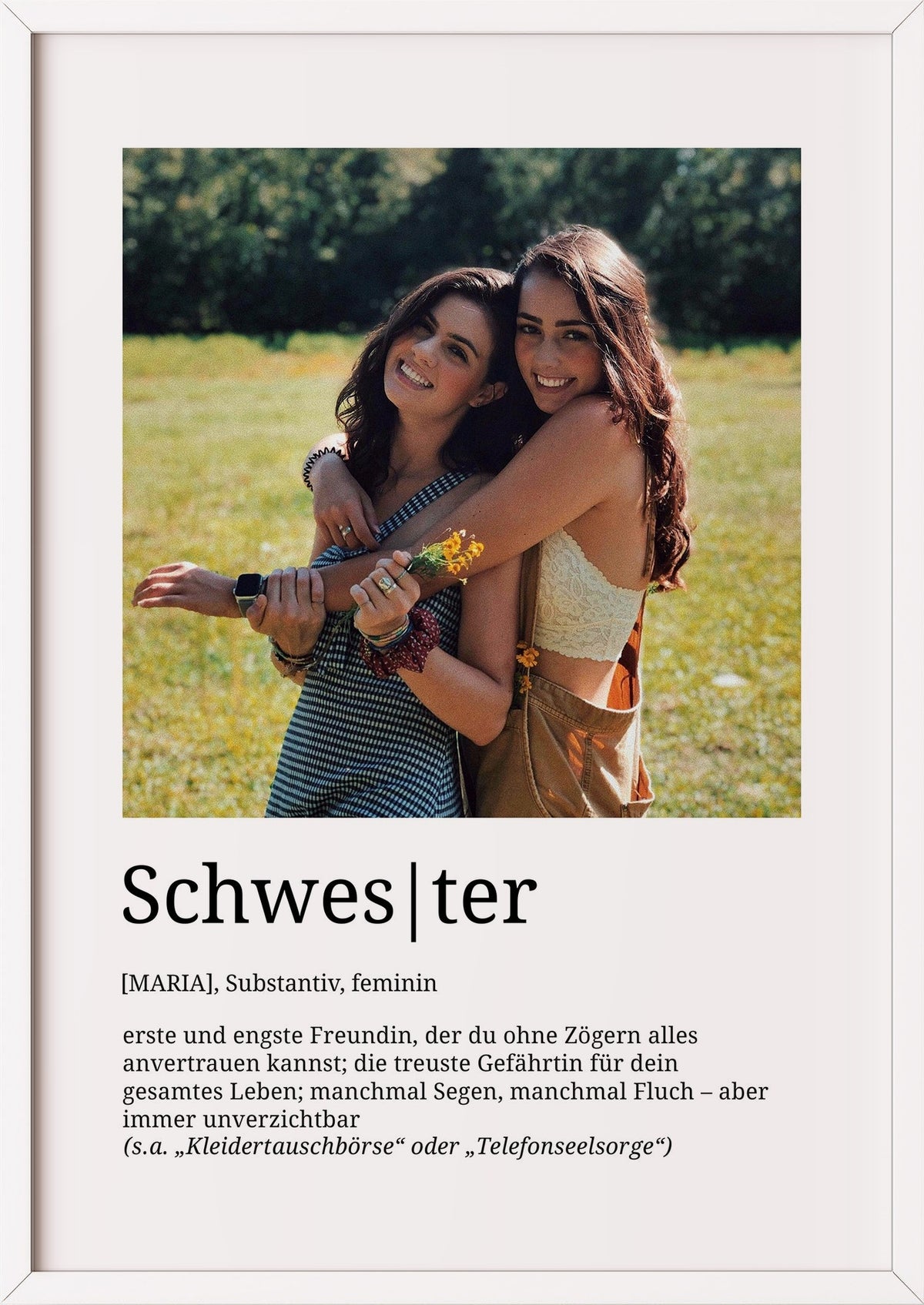 Schwester im weißen Holzrahmen