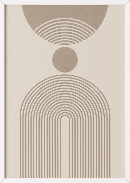 Poster mit symmetrischem Geometrieaufbau in Weißrahmen auf beigem Grund