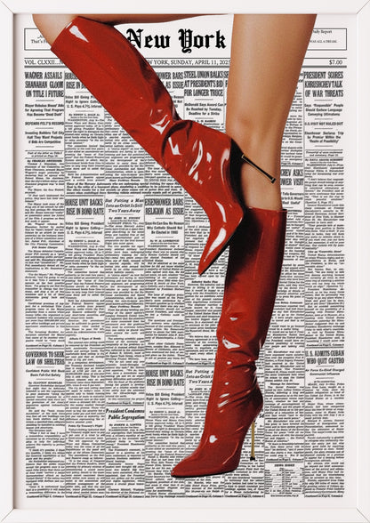 Poster Red High Heels Boots – Newspaper im weißen Holzrahmen