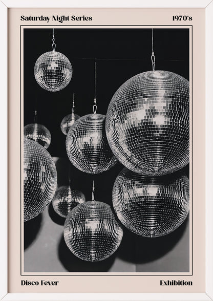 Poster Disco Fever – Saturday Night Series im weißen Holzrahmen